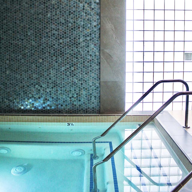 Women's private whirlpool jacuzzi